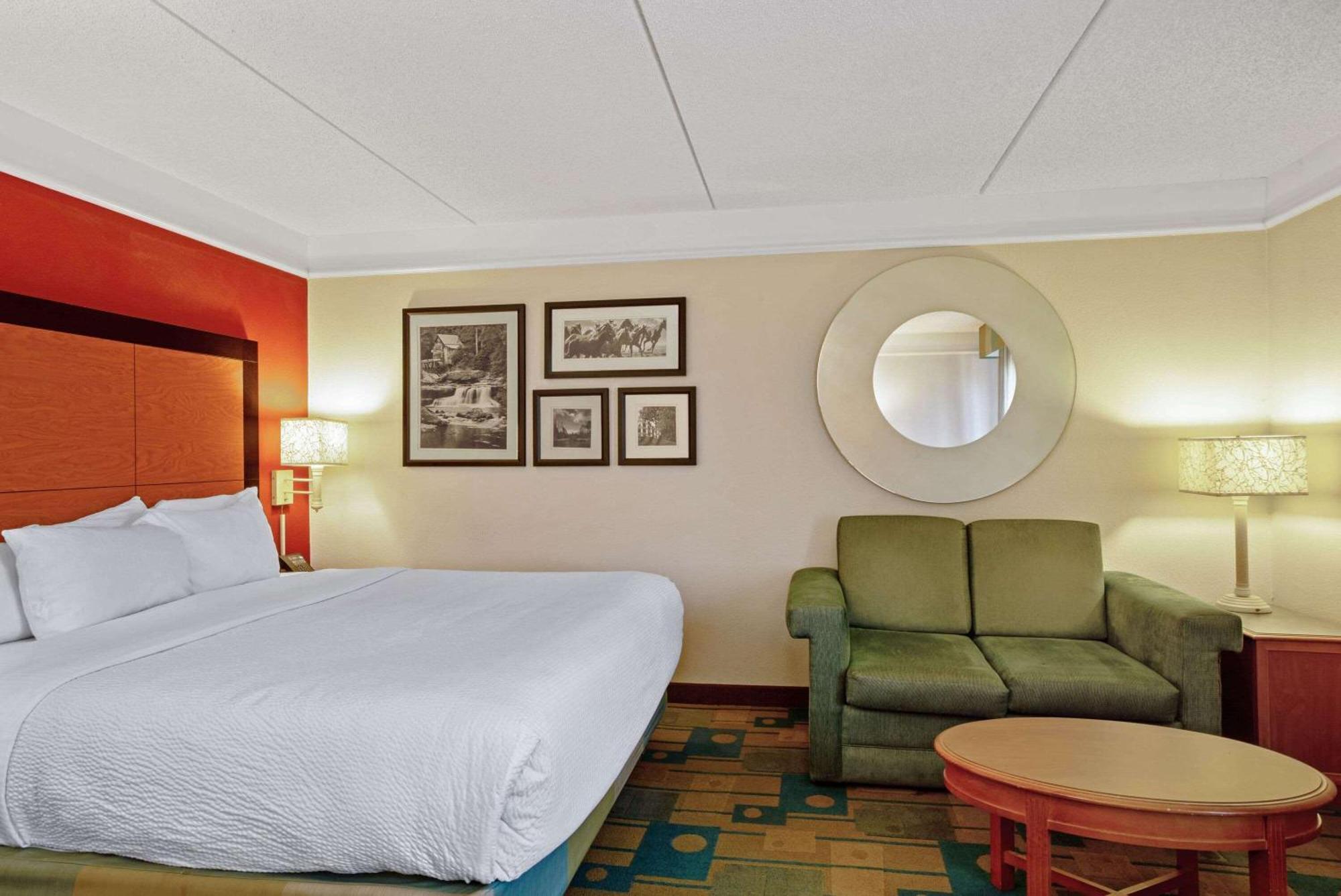 La Quinta By Wyndham Winston-Salem Hotell Eksteriør bilde