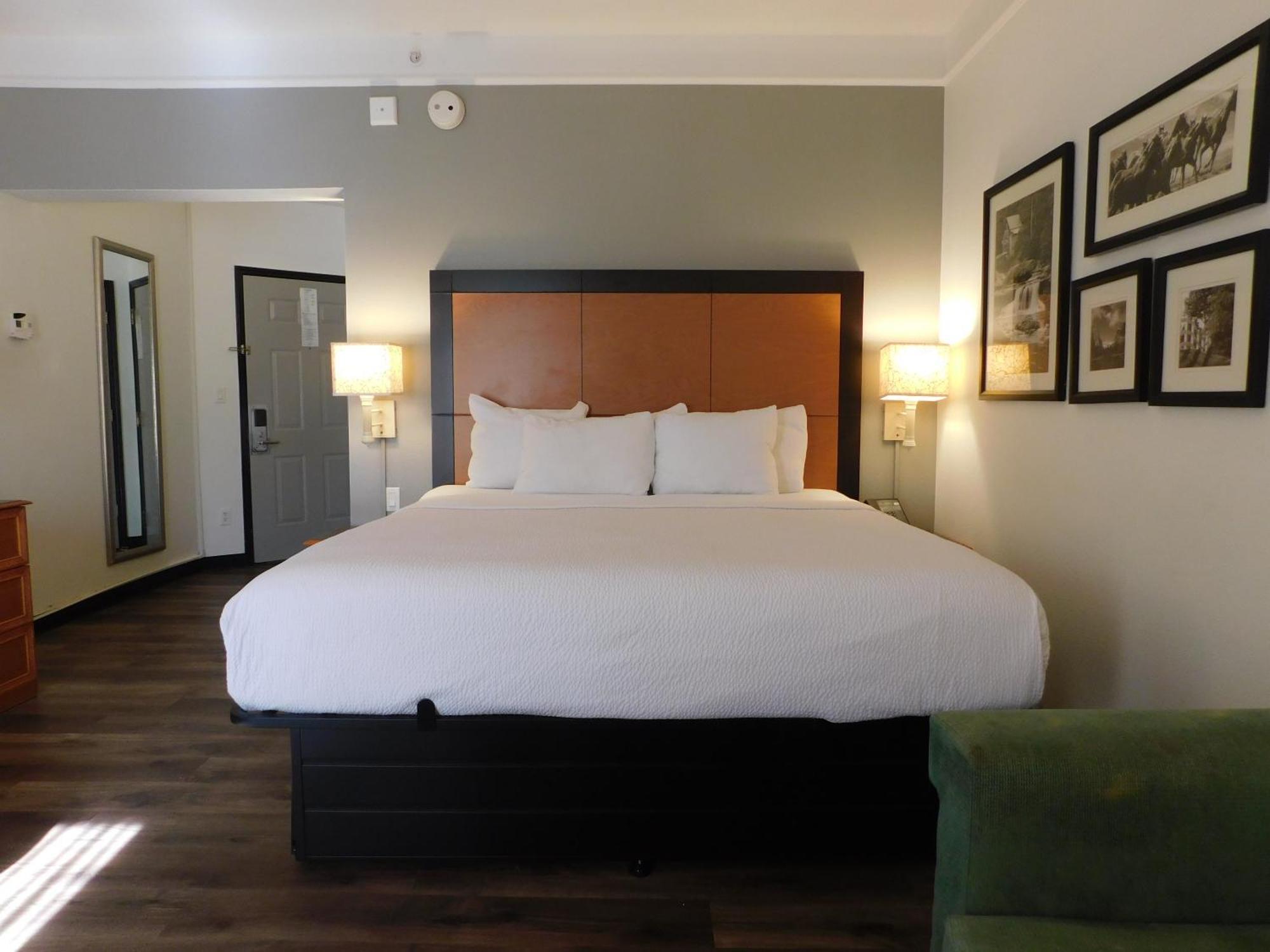 La Quinta By Wyndham Winston-Salem Hotell Eksteriør bilde